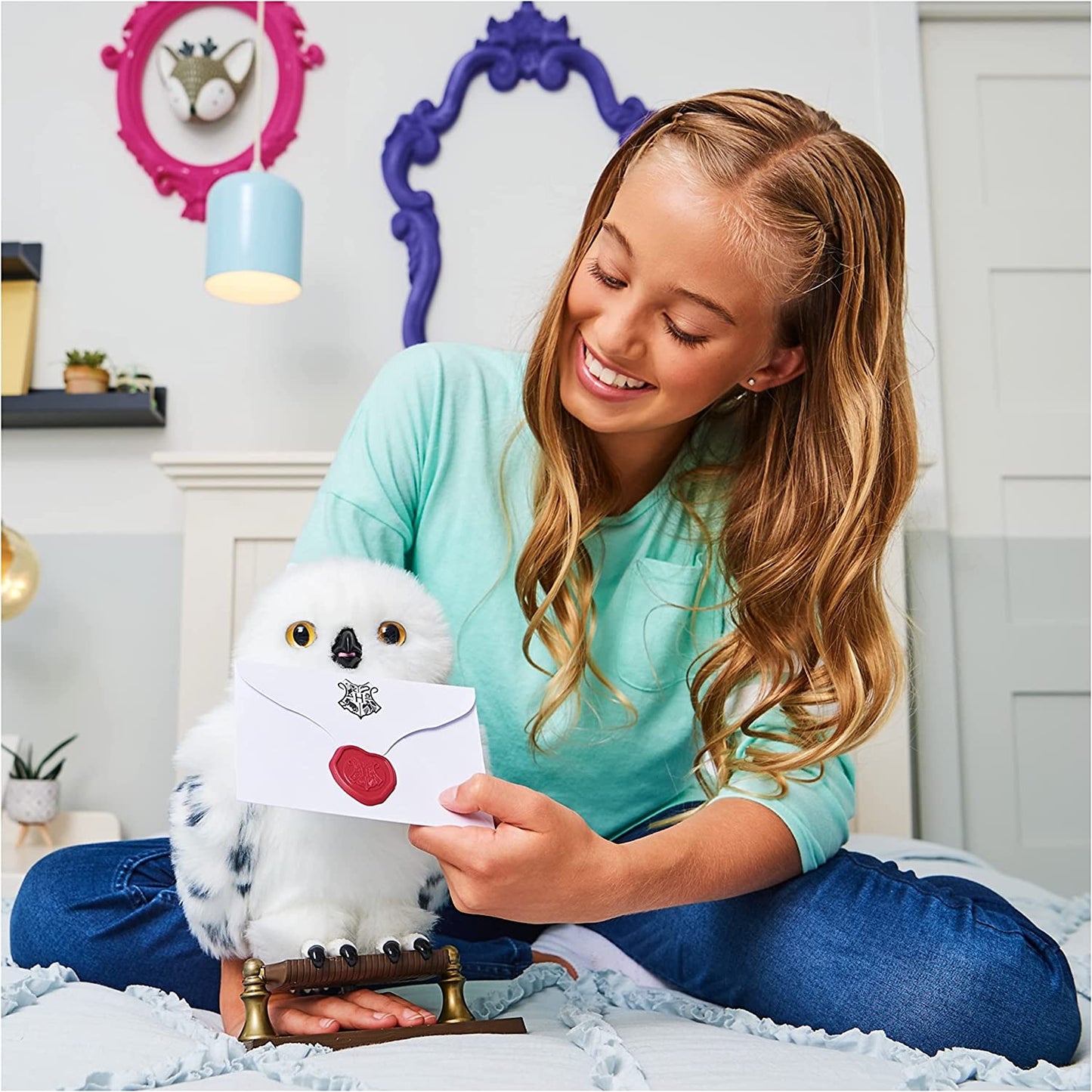 Wizarding World Harry Potter, Enchanting Hedwig Interactive Owl with Over 15 Sounds and Movements and Hogwarts Envelope, Kids Toys for Ages 5 and up,Multicolor