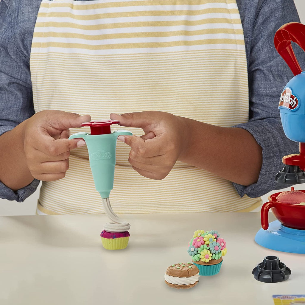Play Doh Playdoh Kitchen Creations Cookie / Ultimate Cookie Baking Playset for Kids 3 Years and Up with Toy Mixer