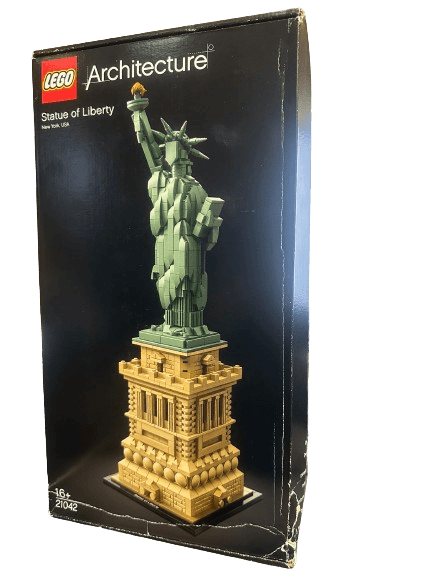 LEGO Architecture Statue of Liberty 21042 Building Kit (1685 Pieces)