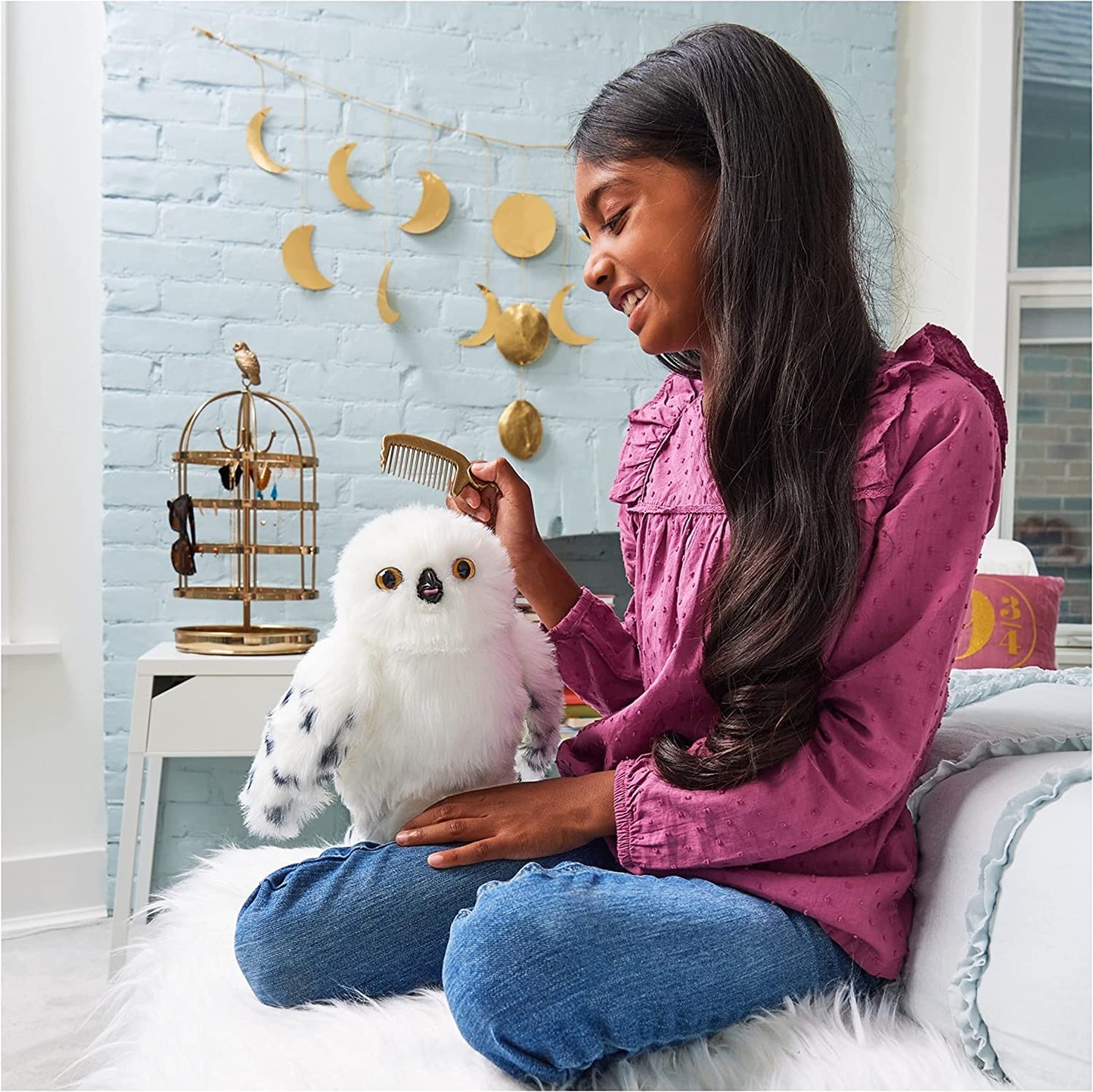 Wizarding World Harry Potter, Enchanting Hedwig Interactive Owl with Over 15 Sounds and Movements and Hogwarts Envelope, Kids Toys for Ages 5 and up,Multicolor