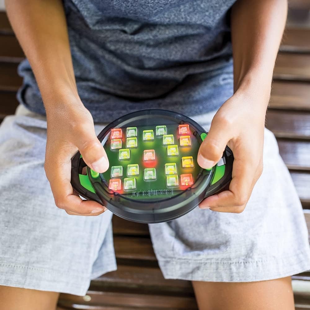 Educational Insights BrainBolt - Handheld Memory Game with Light and Sound, Electronic Brain Games