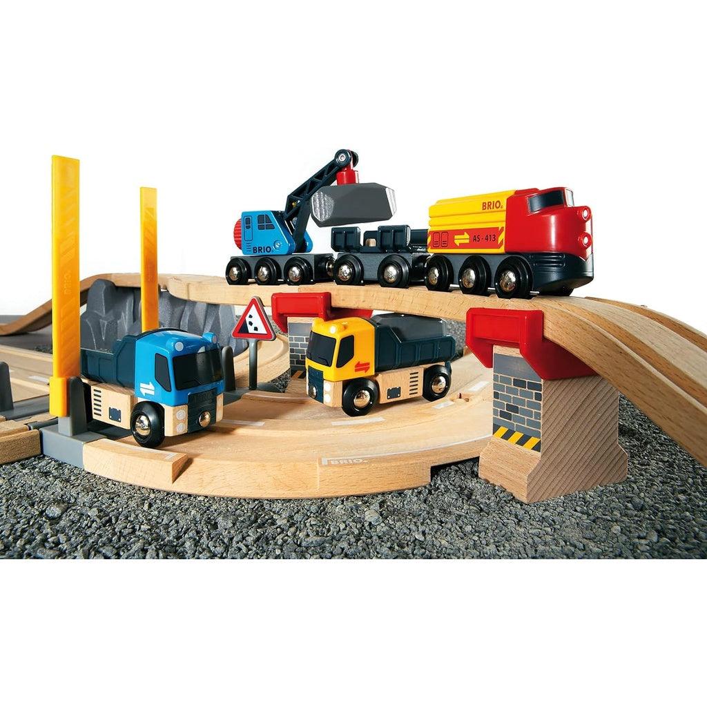 BRIO World 33210 - Rail & Road Loading Set - 32 Piece Wooden Toy Train Set for Kids - Momo Gadgets