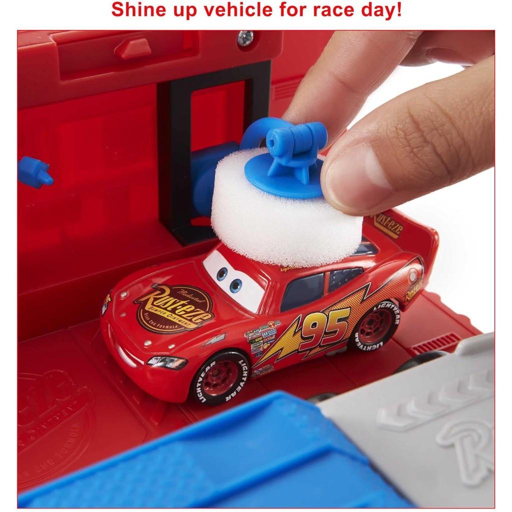 Mattel Disney and Pixar Cars Transforming Mack Playset, 2-in-1 Toy Truck & Tune-Up Station with Launcher, Lift & More