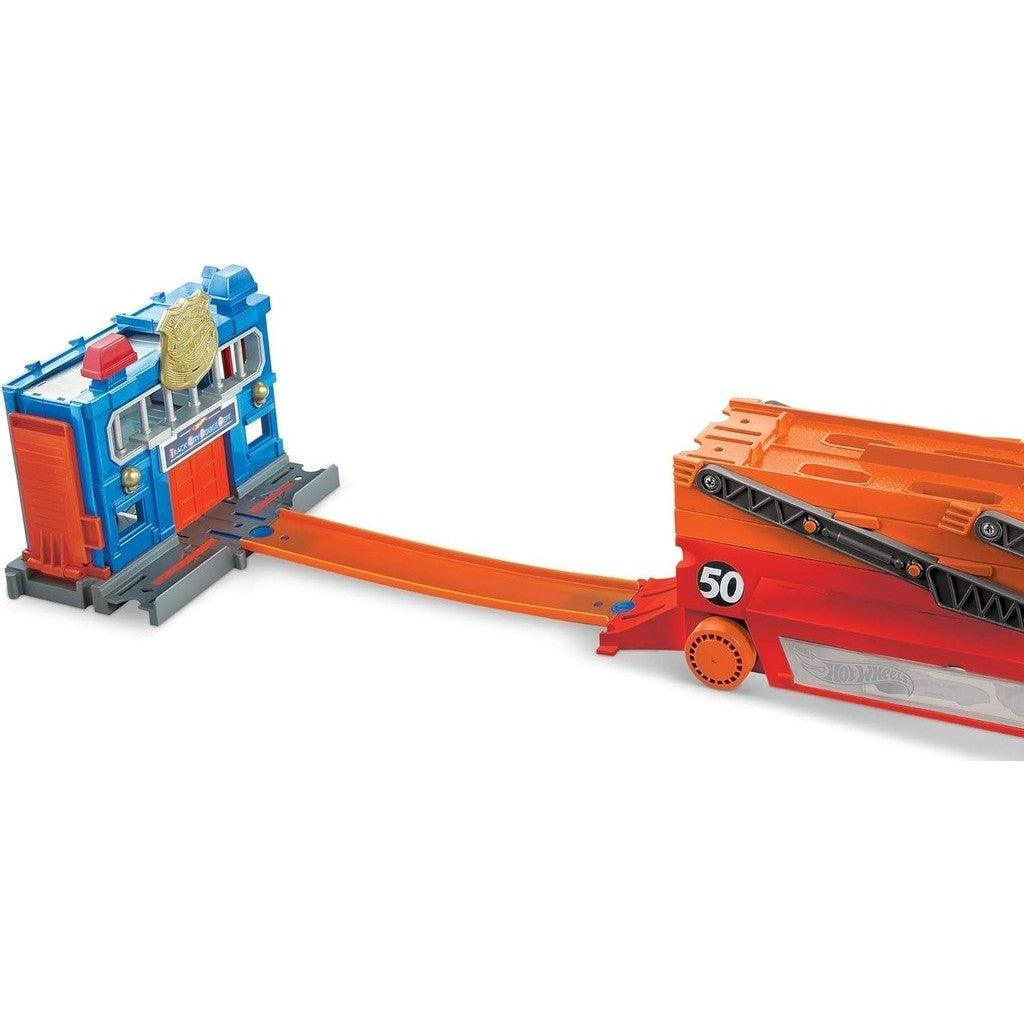 Hot Wheels Toy Car Track Set, Mega Hauler with 6 Expandable Levels, Storage for Up to 50 1:64 Scale Vehicles