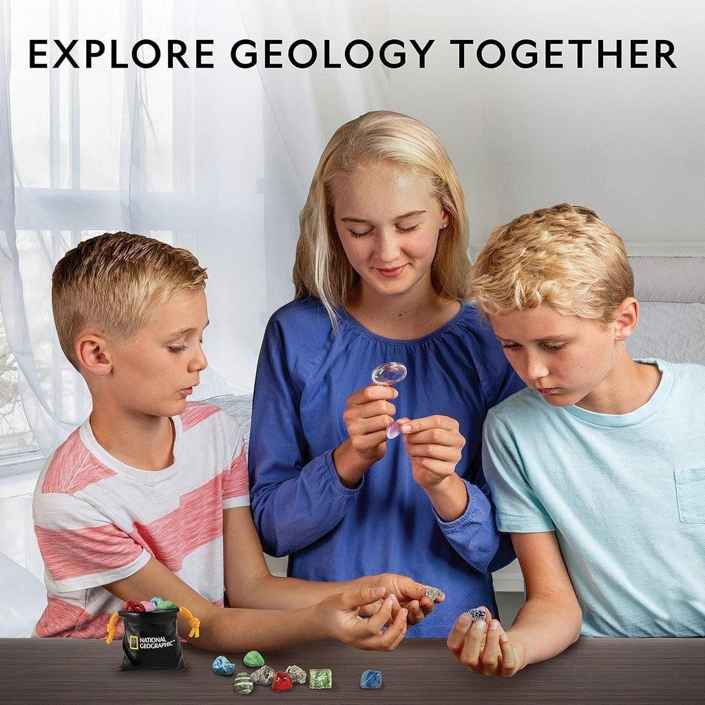 ATIONAL GEOGRAPHIC Rock & Mineral Collection - Rock Collection Box for Kids, 15 Gemstones and Crystals for Kids