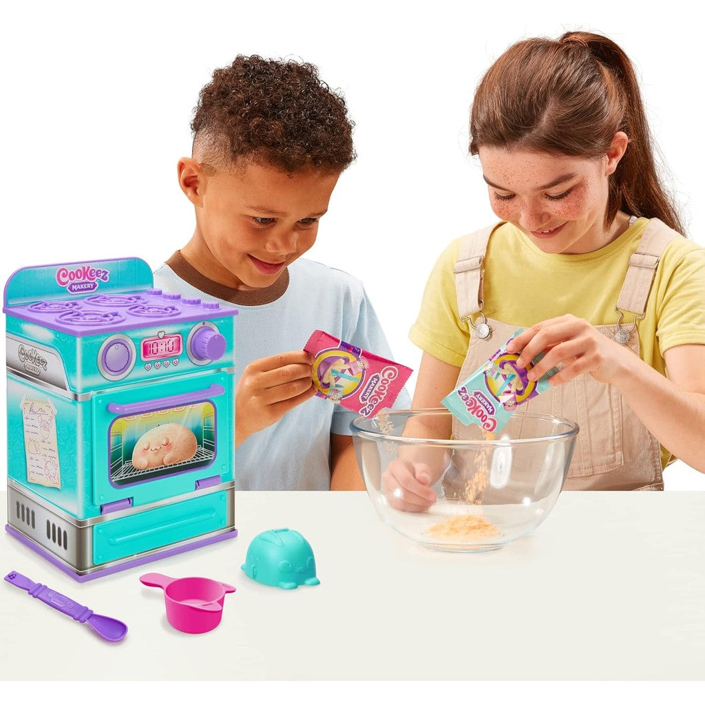 Baked Treatz Oven Playset – Interactive Bake & Reveal Toy Oven with Mystery Warm Scented Plush
