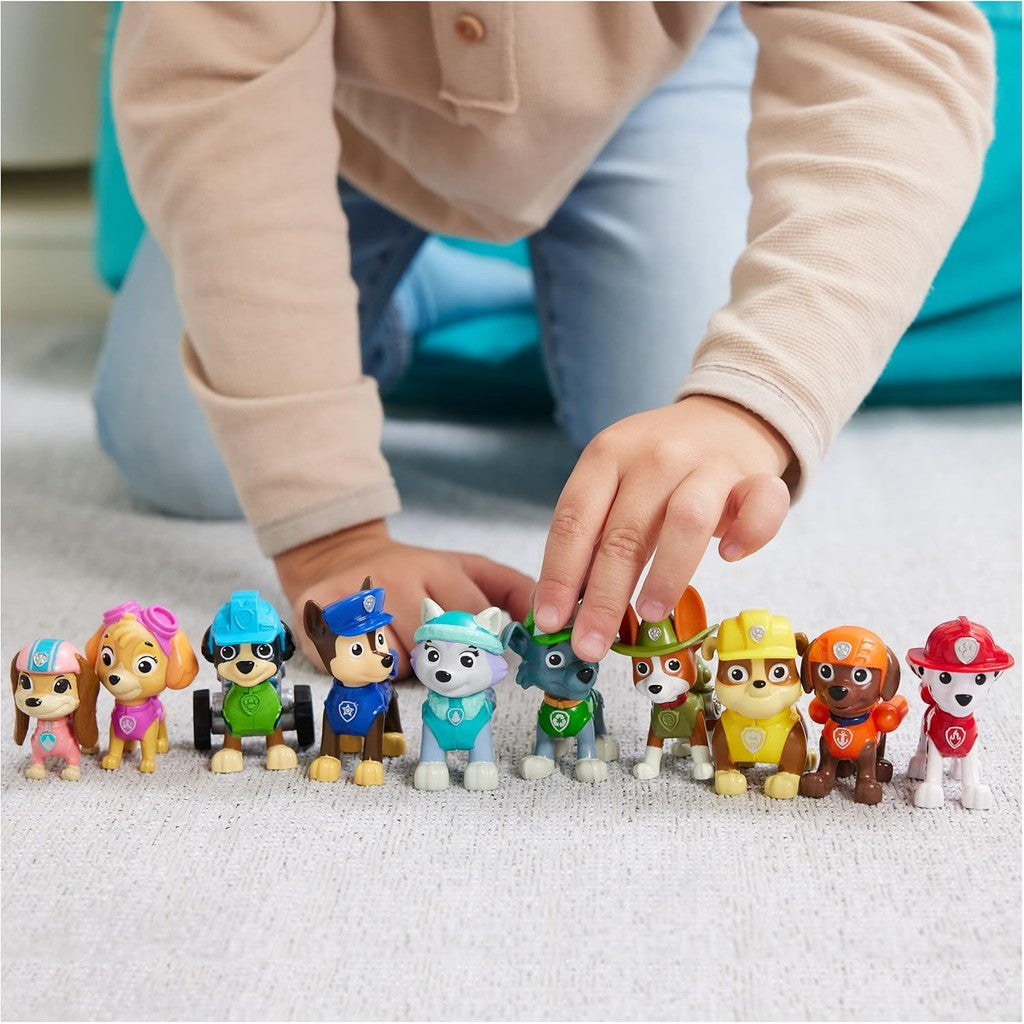 Paw Patrol, 10th Anniversary, All Paws On Deck Toy Figures Gift Pack with 10 Collectible Action Figures