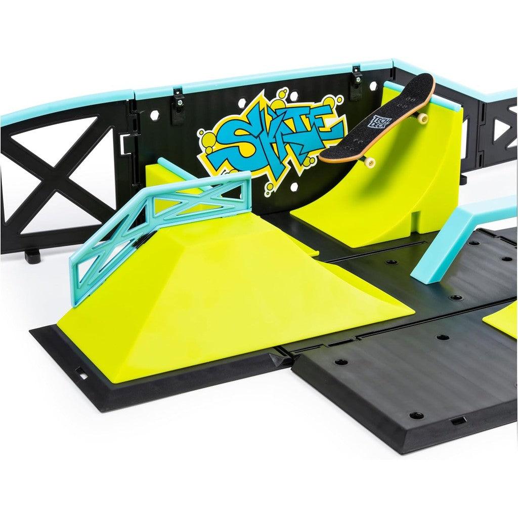 Tech Deck, Transforming SK8 Container Pro Modular Skatepark with Exclusive Fingerboard, Kids Toy for Ages 6 and Up
