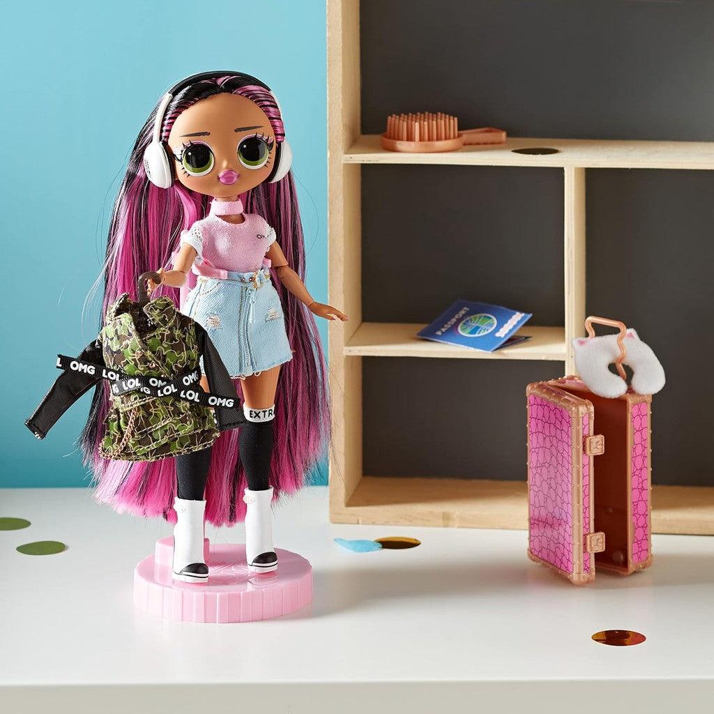 L.O.L. Surprise!OMG World Travel Fashion Doll with 15 Surprises Including Outfit,Travel Accessories and Reusable Playset