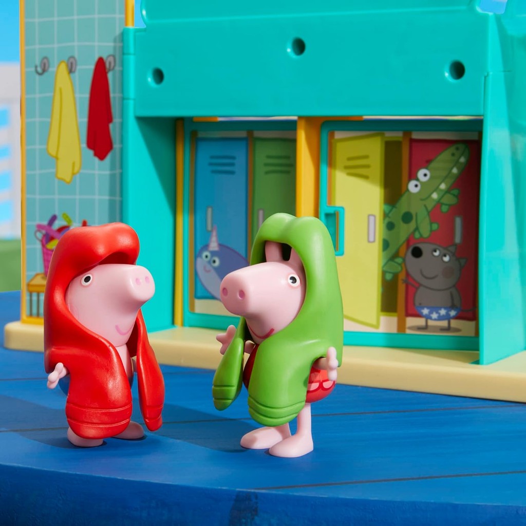 Peppa Pig Toys Peppa's Waterpark Playset, Peppa Pig Playset with 2 Peppa Pig Figures, Preschool Toys for 3 Year Old