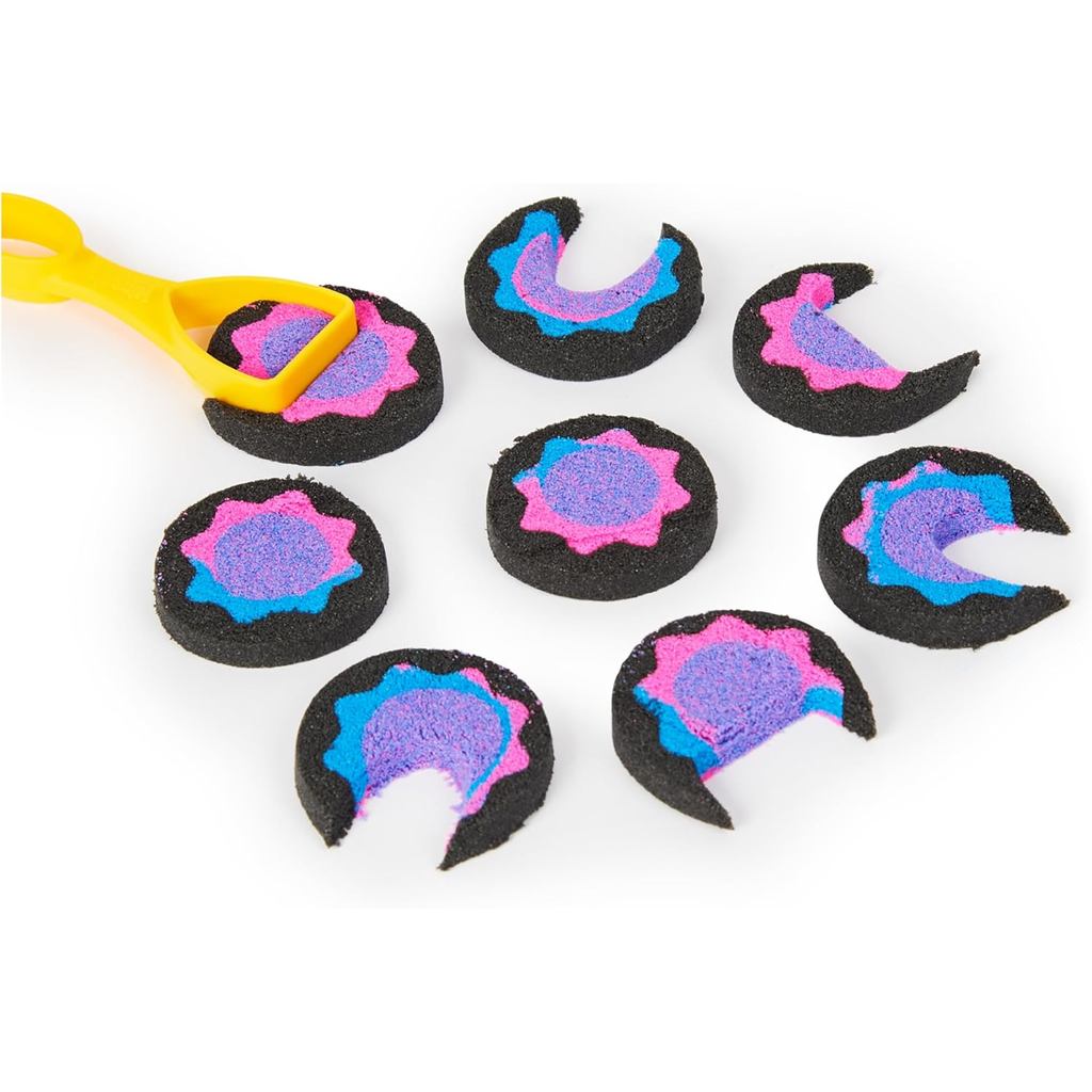 Kinetic Sand, Slice N’ Surprise Set with 13.5oz of Black, Pink and Blue Play Sand and 7 Tools, Sensory Toys for Kids