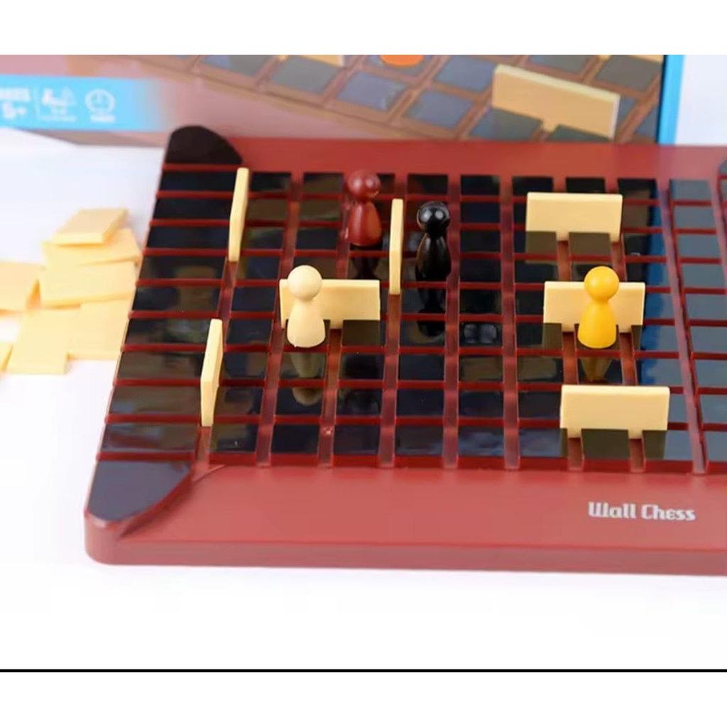 Quoridor Wall Chess Game, Amazing Maze, Ages 5+, 2-4 Players, 15 Minutes Playing Time