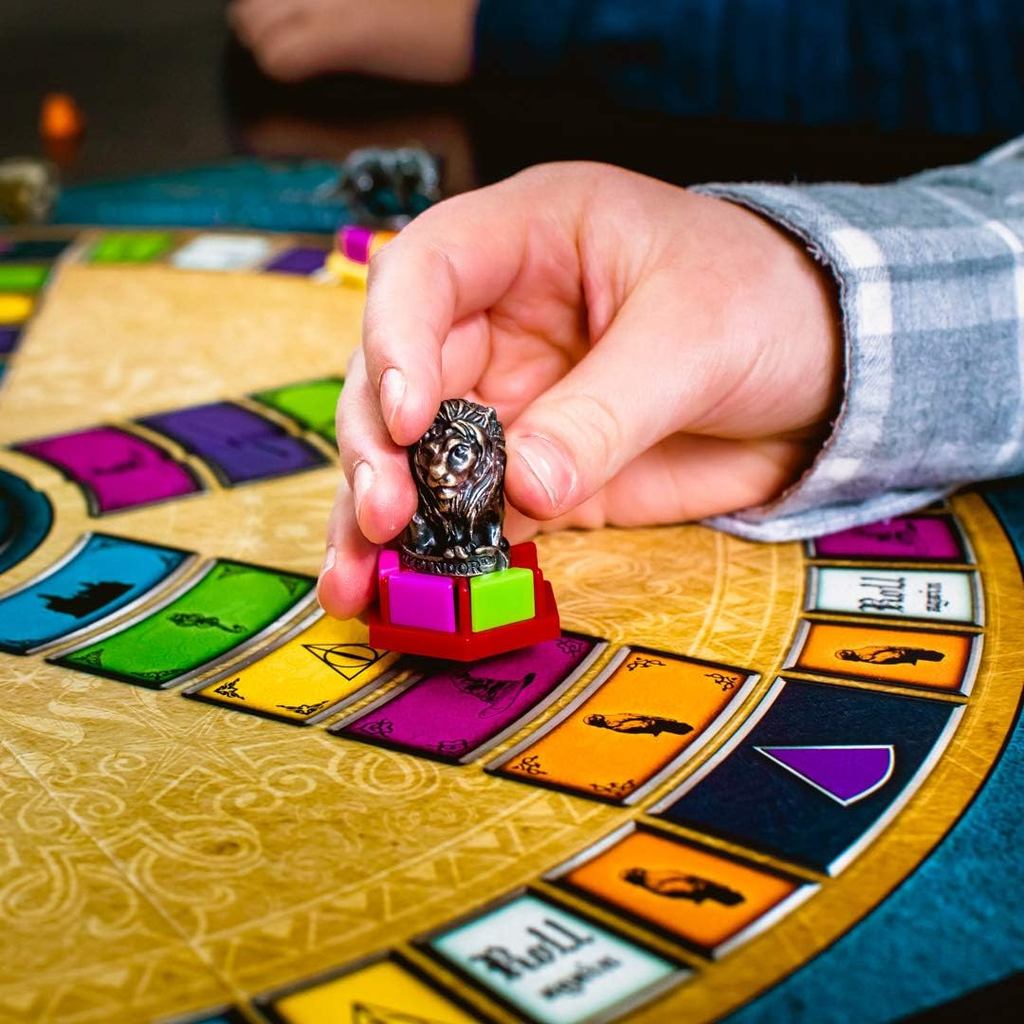 Trivial PURSUIT World of Harry Potter Ultimate Edition | TRIVIA Board Game Based on Harry Potter Films