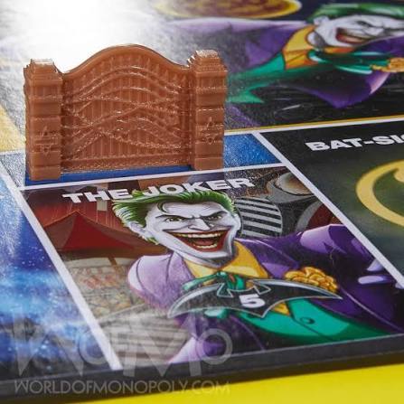 Monopoly Batman Edition Board Game | Monopoly Game for Batman Fans | Ages 8 and Up | 2 to 4 Players